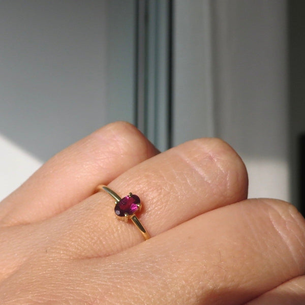 Anillo Oval rodolita