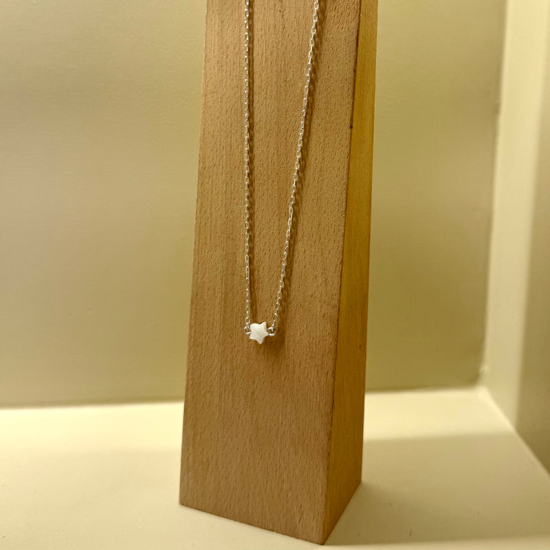 Cadena estrella plata
